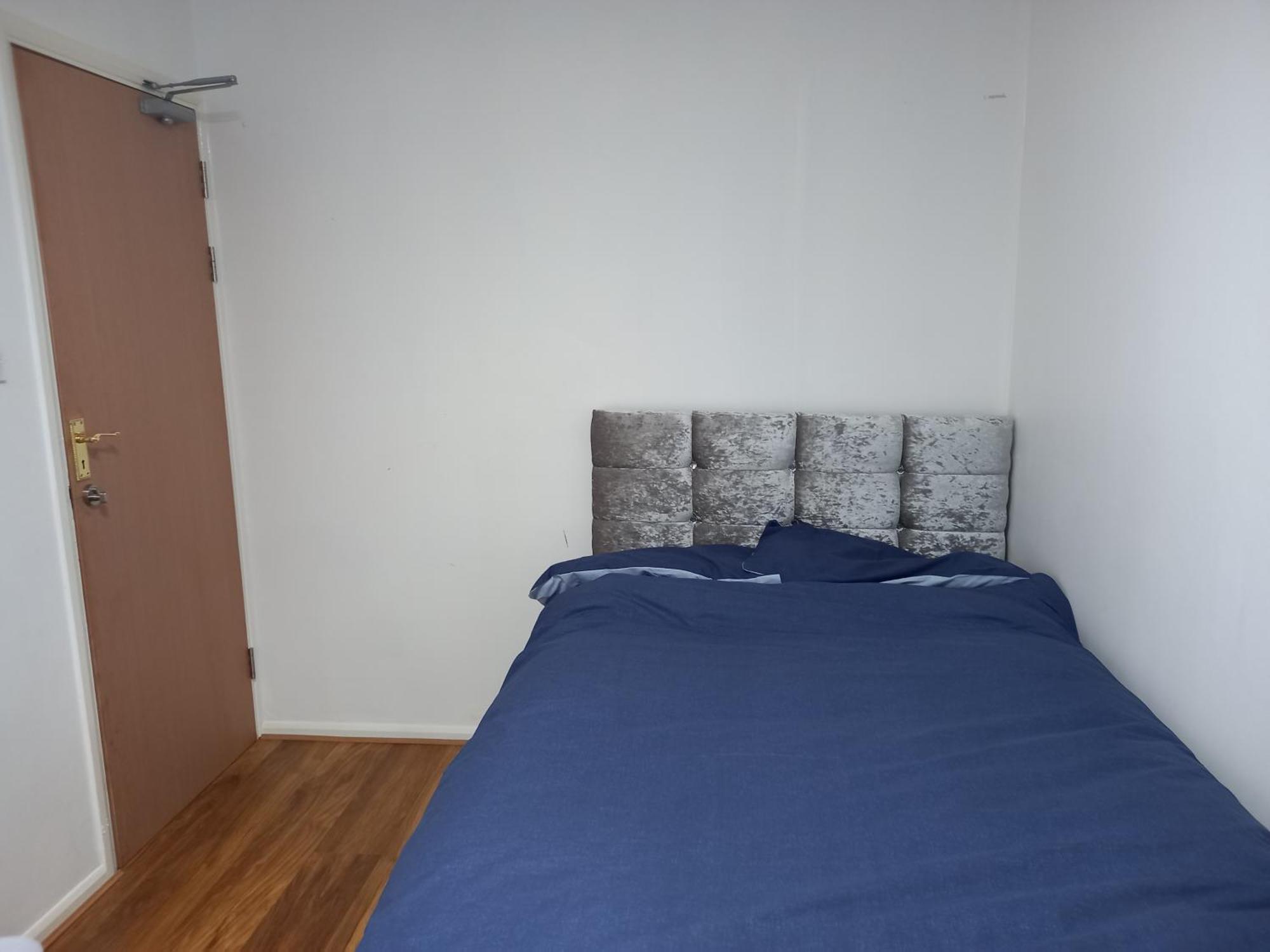 Double En-Suite Rooms Nevendon エクステリア 写真